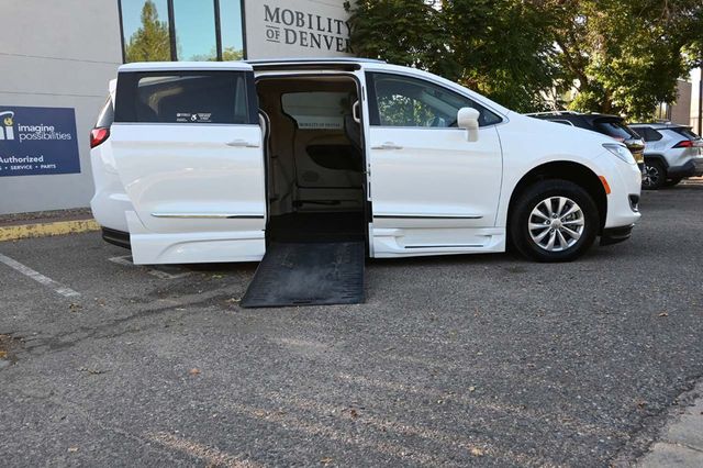2018 Chrysler Pacifica Touring L FWD - 22922593 - 16