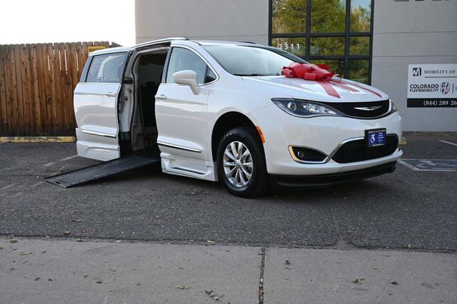 2018 Chrysler Pacifica Touring L FWD - 22922593 - 1