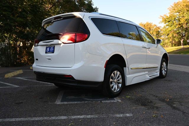 2018 Chrysler Pacifica Touring L FWD - 22922593 - 5