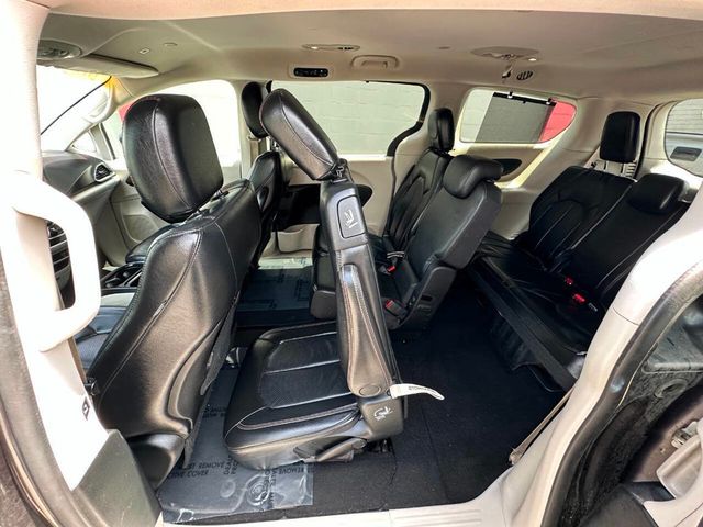 2018 Chrysler Pacifica Touring L FWD - 22892164 - 23