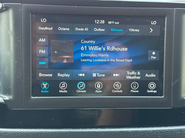 2018 Chrysler Pacifica Touring L FWD - 22892164 - 44