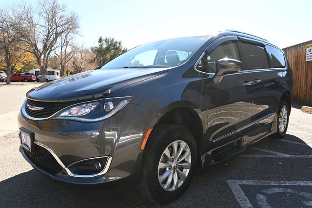 2018 Chrysler Pacifica Touring L Plus FWD - 22940398 - 9