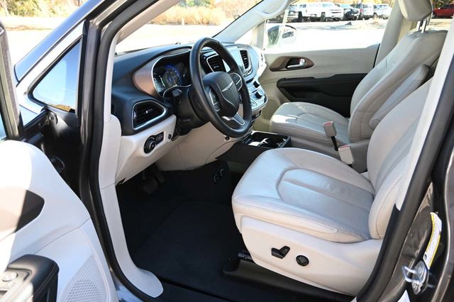 2018 Chrysler Pacifica Touring L Plus FWD - 22940398 - 12