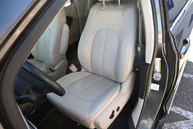 2018 Chrysler Pacifica Touring L Plus FWD - 22940398 - 13