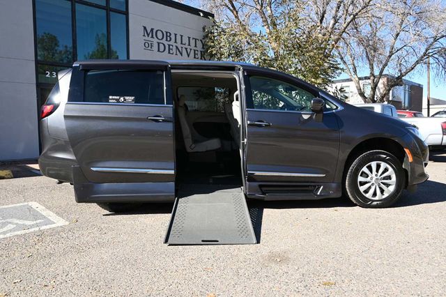 2018 Chrysler Pacifica Touring L Plus FWD - 22940398 - 16