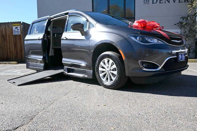 2018 Chrysler Pacifica Touring L Plus FWD - 22940398 - 1