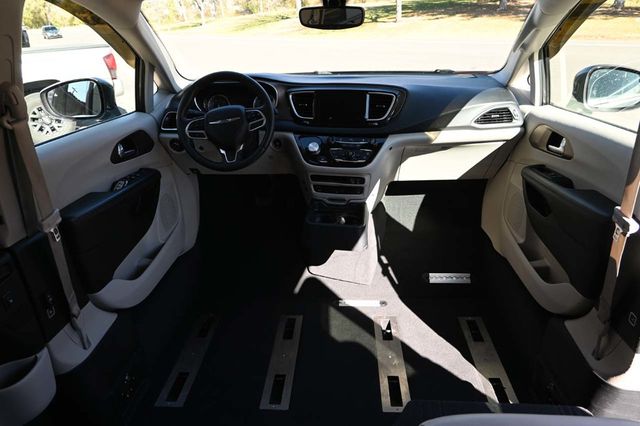 2018 Chrysler Pacifica Touring L Plus FWD - 22940398 - 21