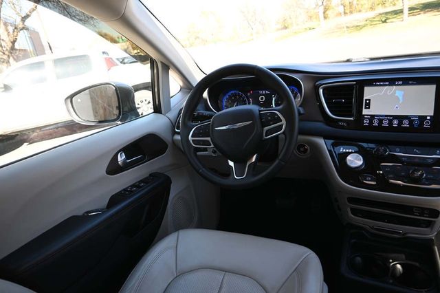 2018 Chrysler Pacifica Touring L Plus FWD - 22940398 - 24