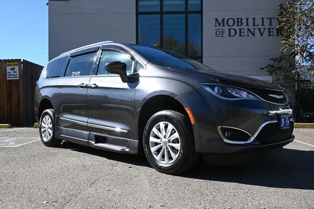 2018 Chrysler Pacifica Touring L Plus FWD - 22940398 - 2