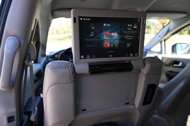 2018 Chrysler Pacifica Touring L Plus FWD - 22940398 - 29