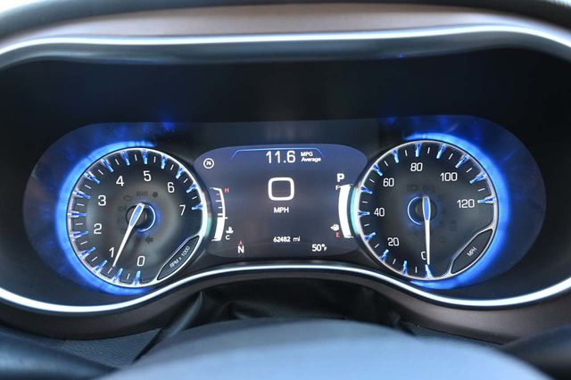 2018 Chrysler Pacifica Touring L Plus FWD - 22940398 - 35