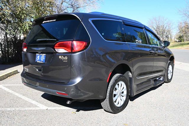 2018 Chrysler Pacifica Touring L Plus FWD - 22940398 - 5
