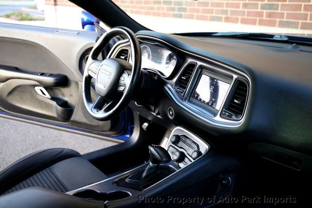 2018 Dodge Challenger SXT RWD - 22872212 - 30