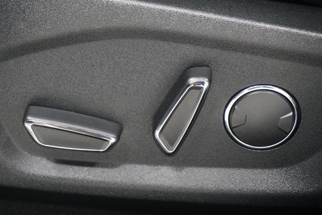 2018 Ford Edge Titanium FWD - 22917630 - 12