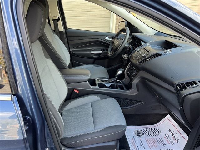 2018 Ford Escape SE 4WD - 22937409 - 18