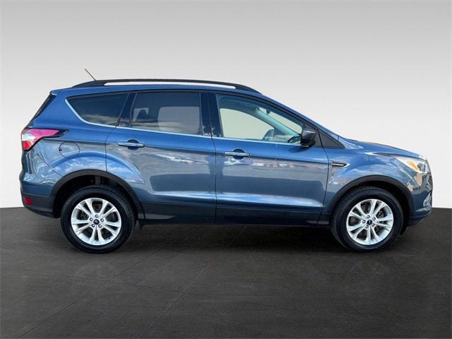 2018 Ford Escape SE 4WD - 22937409 - 5
