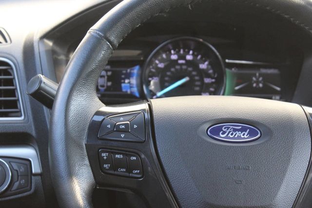 2018 Ford Explorer XLT 4WD - 22913271 - 23