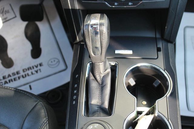 2018 Ford Explorer XLT 4WD - 22913271 - 27