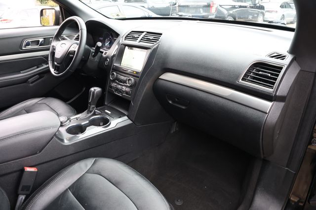 2018 Ford Explorer XLT 4WD - 22939867 - 25