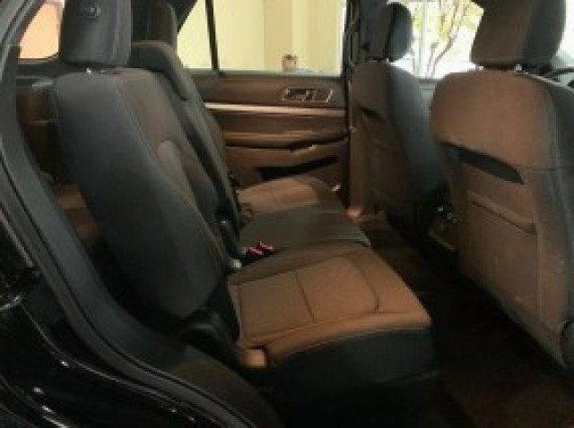 2018 Ford Explorer XLT FWD - 21690894 - 34