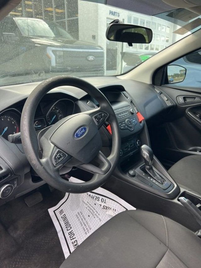 2018 Ford Focus S Sedan - 22821706 - 10