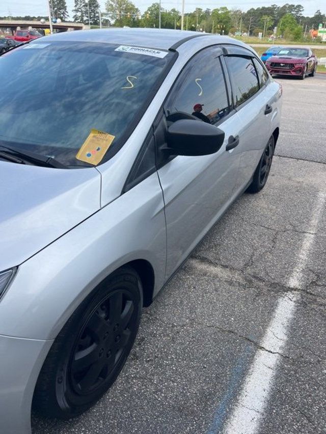 2018 Ford Focus S Sedan - 22821706 - 2