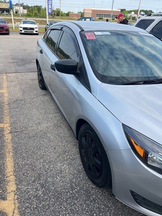 2018 Ford Focus S Sedan - 22821706 - 4