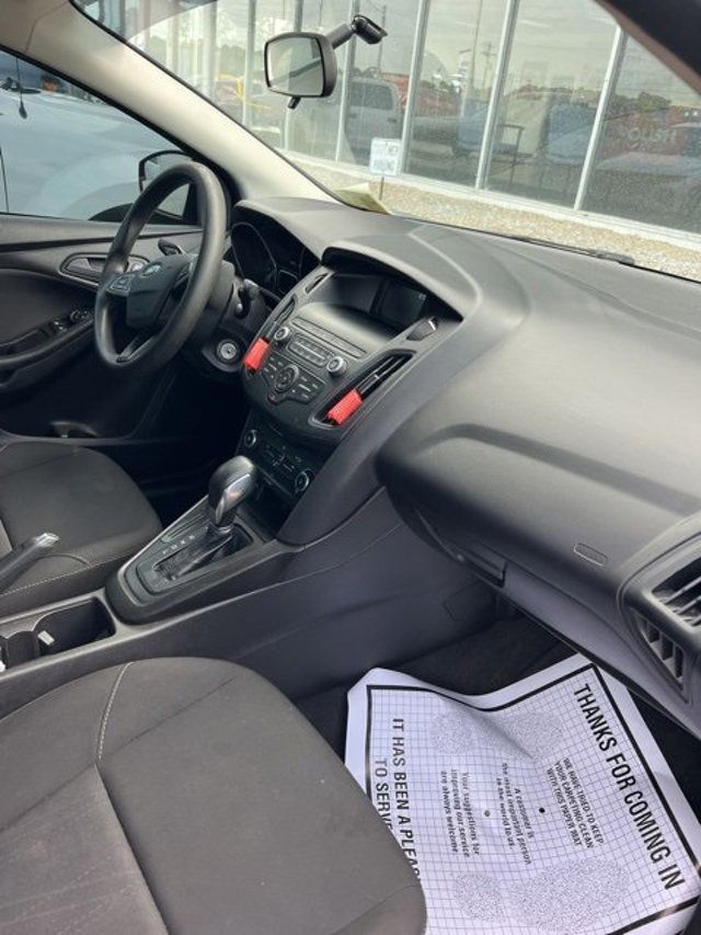 2018 Ford Focus S Sedan - 22821706 - 7