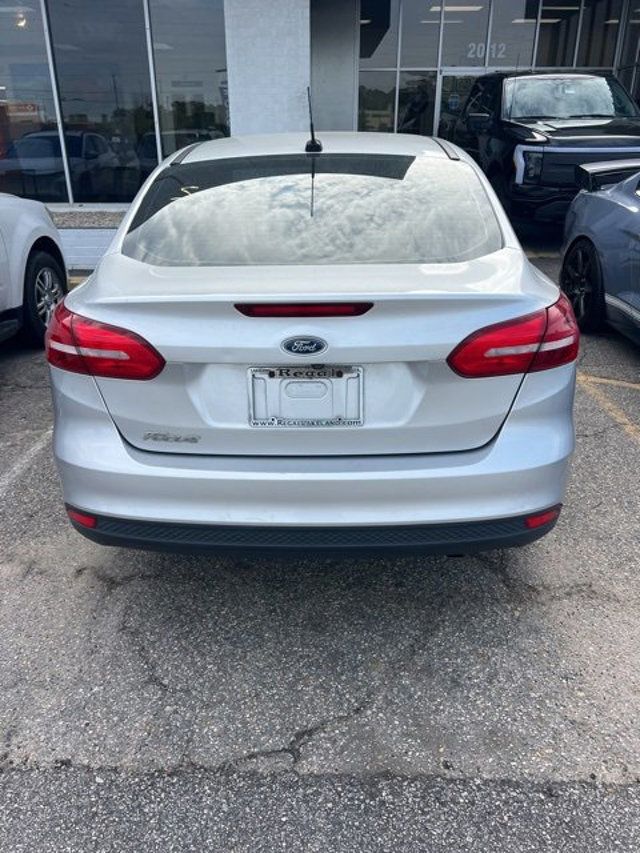 2018 Ford Focus S Sedan - 22821706 - 8