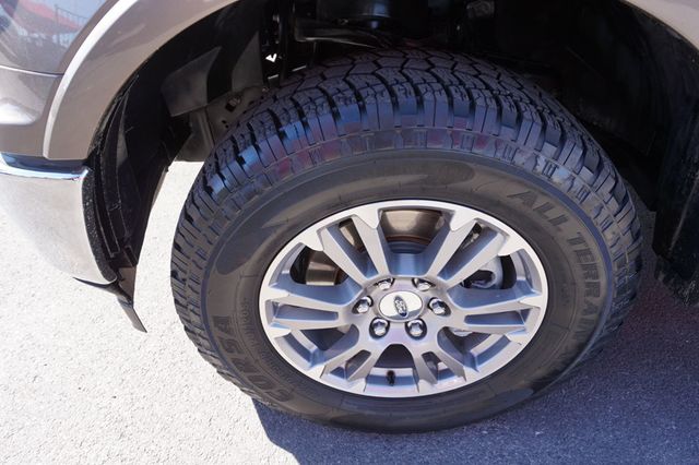 2018 Ford F-150 LARIAT, 4X4, PREMIUM WHEELS, RUNNING BOARDS, NAVIGATION - 22933571 - 11