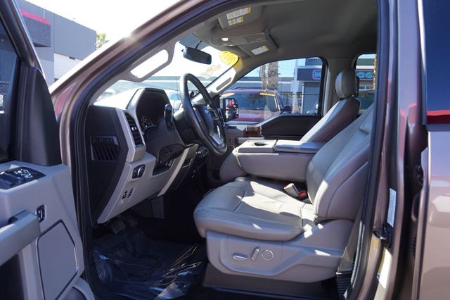 2018 Ford F-150 LARIAT, 4X4, PREMIUM WHEELS, RUNNING BOARDS, NAVIGATION - 22933571 - 15