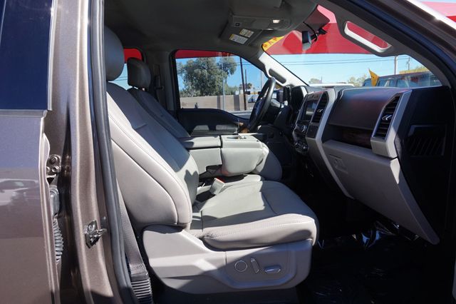 2018 Ford F-150 LARIAT, 4X4, PREMIUM WHEELS, RUNNING BOARDS, NAVIGATION - 22933571 - 19
