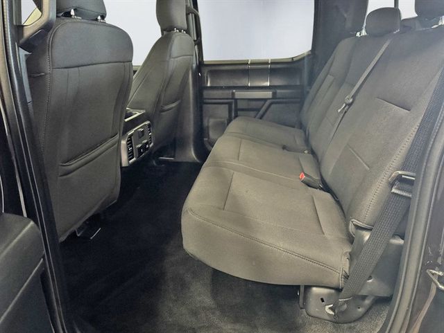 2018 Ford F-150 XLT SuperCrew 4WD - 22929576 - 17