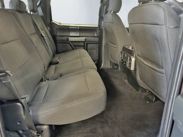 2018 Ford F-150 XLT SuperCrew 4WD - 22929576 - 19