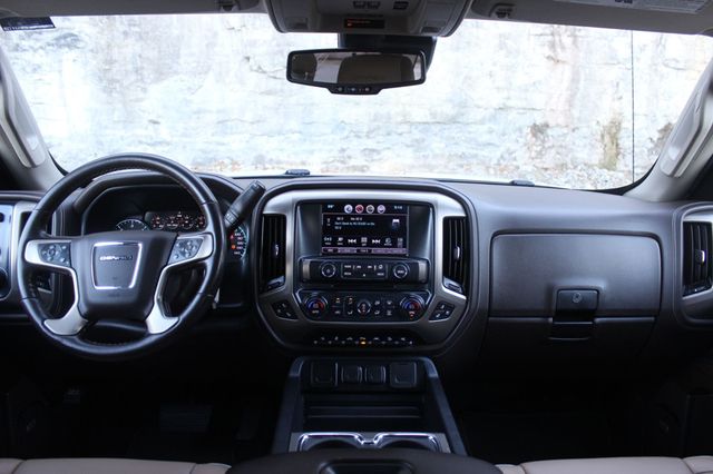 2018 GMC Sierra 1500 4WD Crew Cab 143.5" Denali - 22935834 - 11