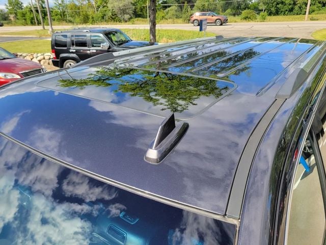 2018 GMC Yukon XL Denali Sport Utility 4D - 22932913 - 17