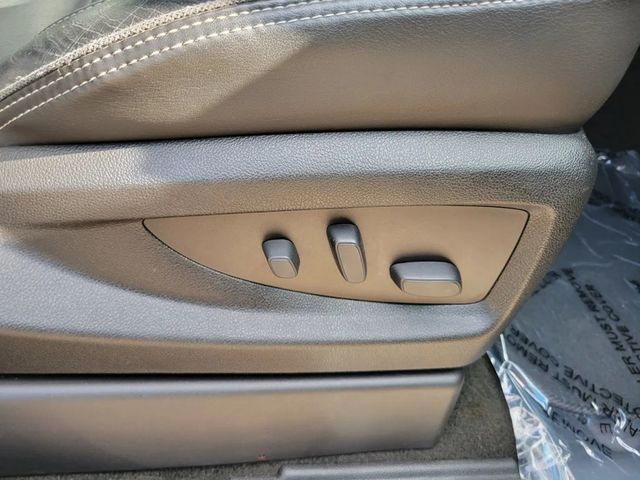 2018 GMC Yukon XL Denali Sport Utility 4D - 22932913 - 31