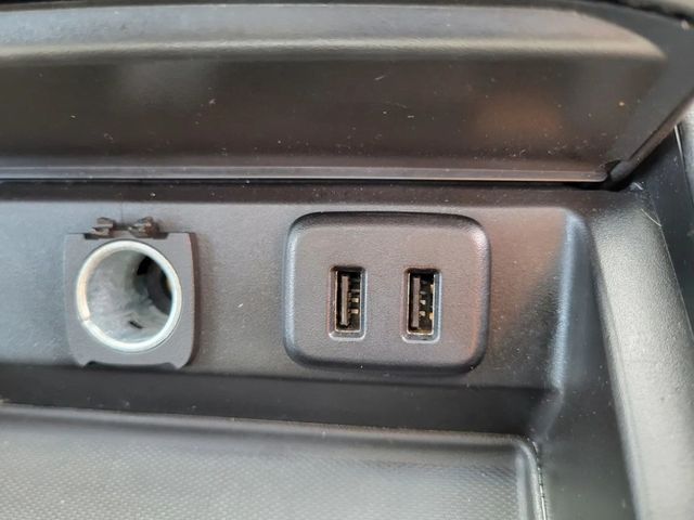 2018 GMC Yukon XL Denali Sport Utility 4D - 22932913 - 33