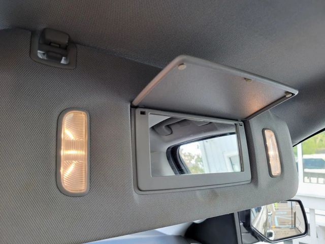 2018 GMC Yukon XL Denali Sport Utility 4D - 22932913 - 49