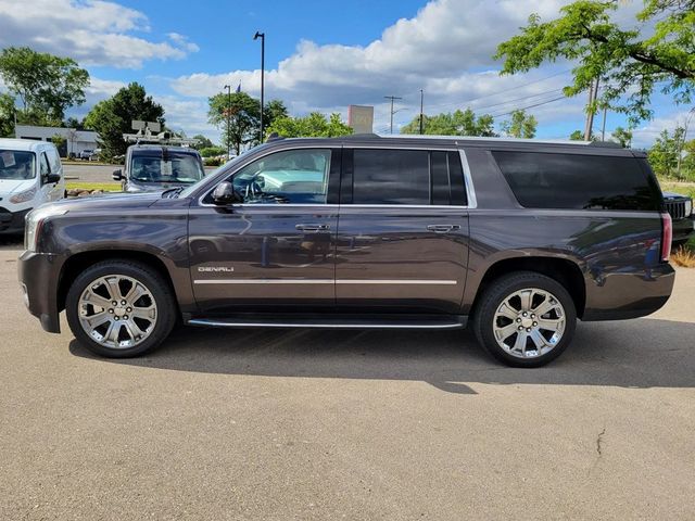 2018 GMC Yukon XL Denali Sport Utility 4D - 22932913 - 6