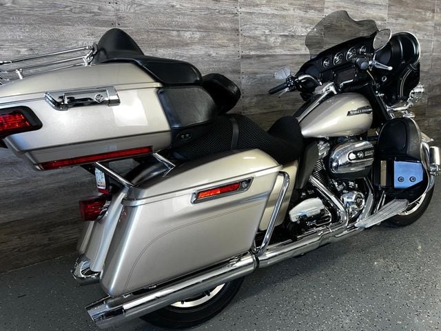 2018 Harley-Davidson FLHTCU Ultra Classic Electra Glide SUPER CLEAN! - 22839231 - 2