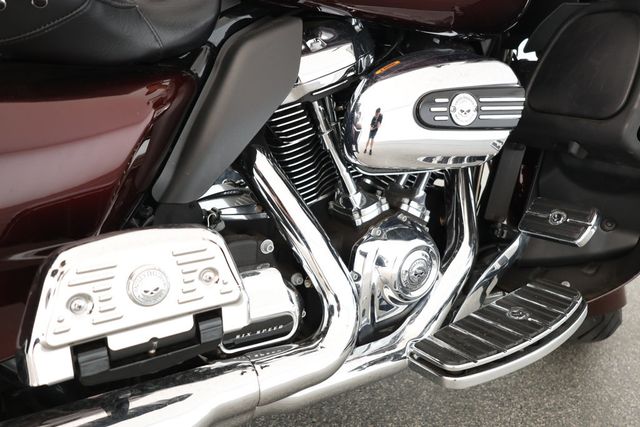 2018 Harley-Davidson Road Glide Ultra with Milwaukee-Eight 107 Engine - 22900549 - 9