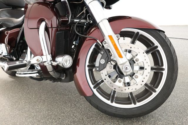2018 Harley-Davidson Road Glide Ultra with Milwaukee-Eight 107 Engine - 22900549 - 10