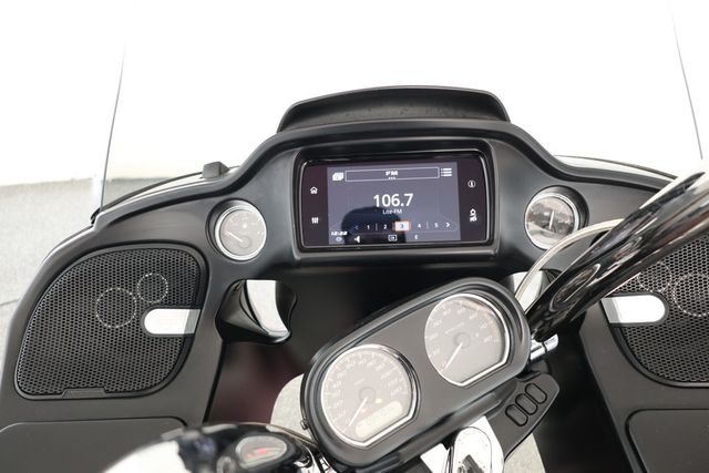 2018 Harley-Davidson Road Glide Ultra with Milwaukee-Eight 107 Engine - 22900549 - 11