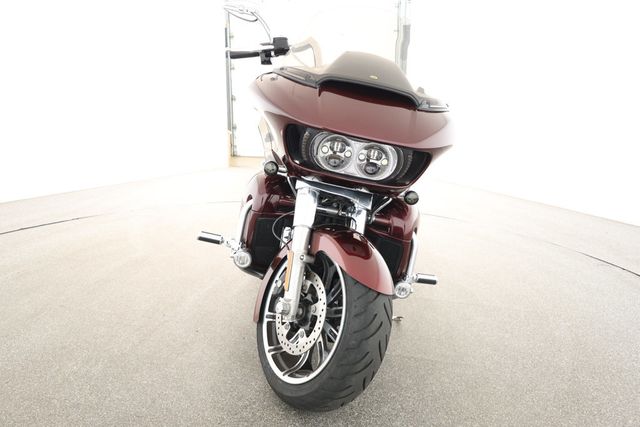 2018 Harley-Davidson Road Glide Ultra with Milwaukee-Eight 107 Engine - 22900549 - 1