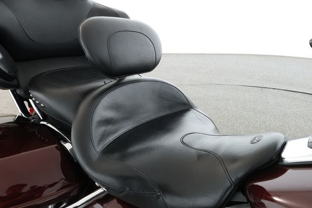 2018 Harley-Davidson Road Glide Ultra with Milwaukee-Eight 107 Engine - 22900549 - 19