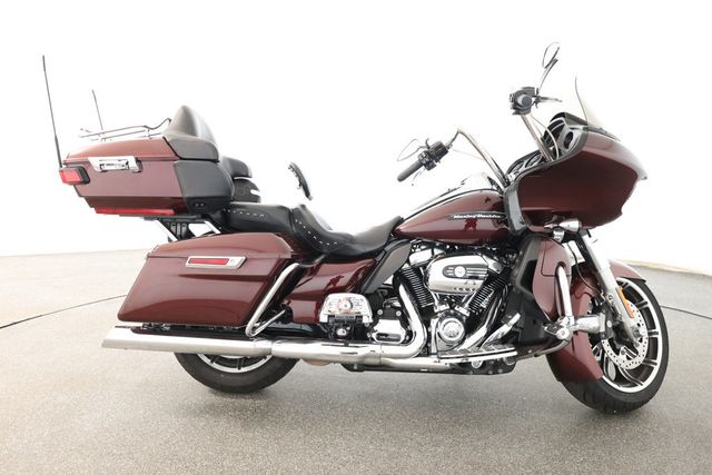 2018 Harley-Davidson Road Glide Ultra with Milwaukee-Eight 107 Engine - 22900549 - 3