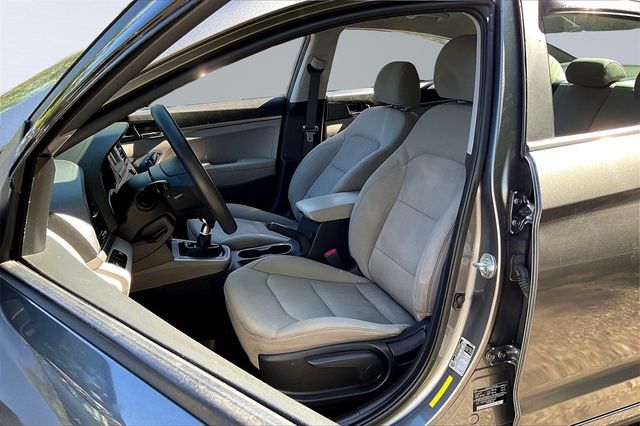 2018 Hyundai Elantra SE 2.0L Manual - 22915343 - 9