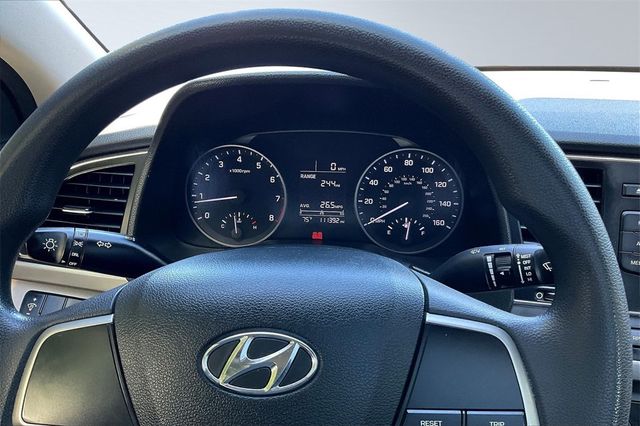 2018 Hyundai Elantra SE 2.0L Manual - 22915343 - 22