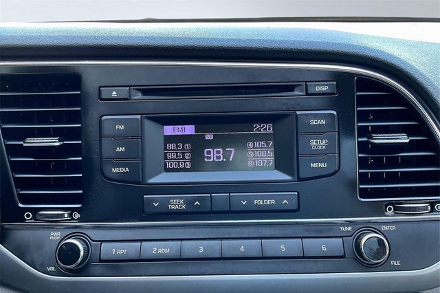 2018 Hyundai Elantra SE 2.0L Manual - 22915343 - 25